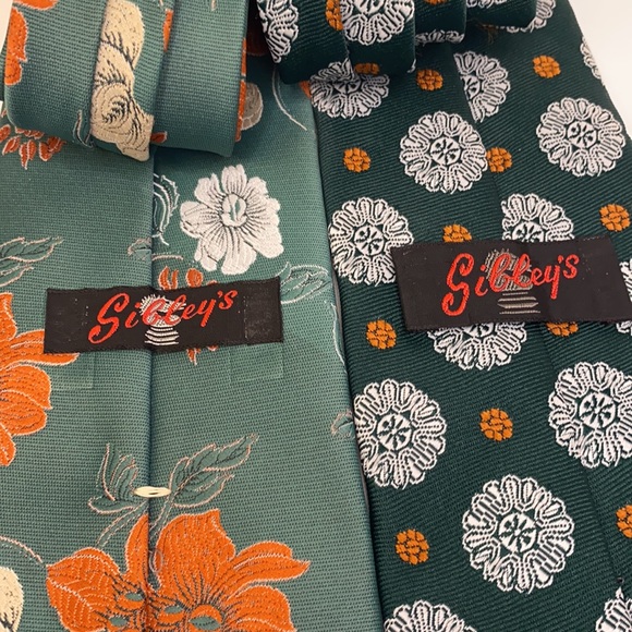 (2) Vintage 70's Polyester Tie Vibrant Floral Colors - Picture 5 of 5